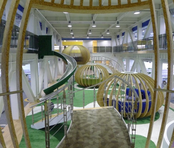 互聯網公司辦公室具有綠色自然的特點